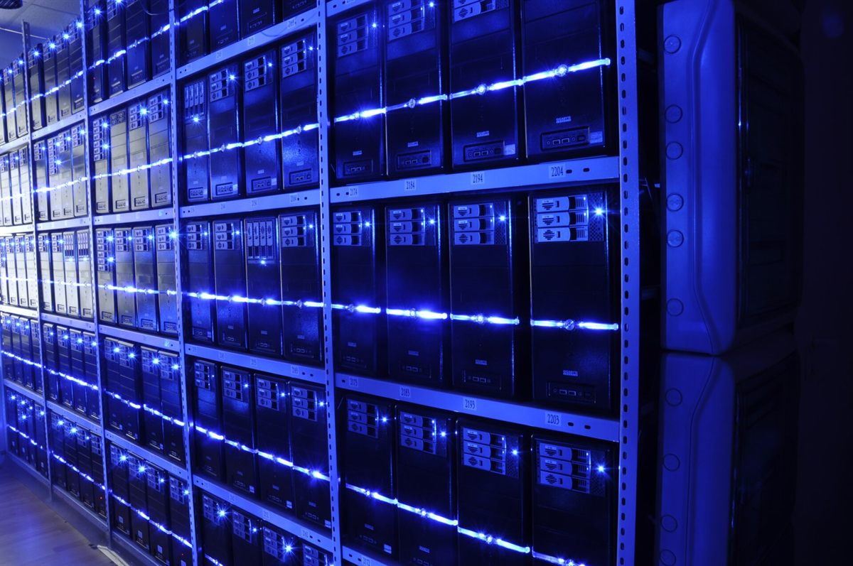 Serverrack i ett europeiskt datacenter